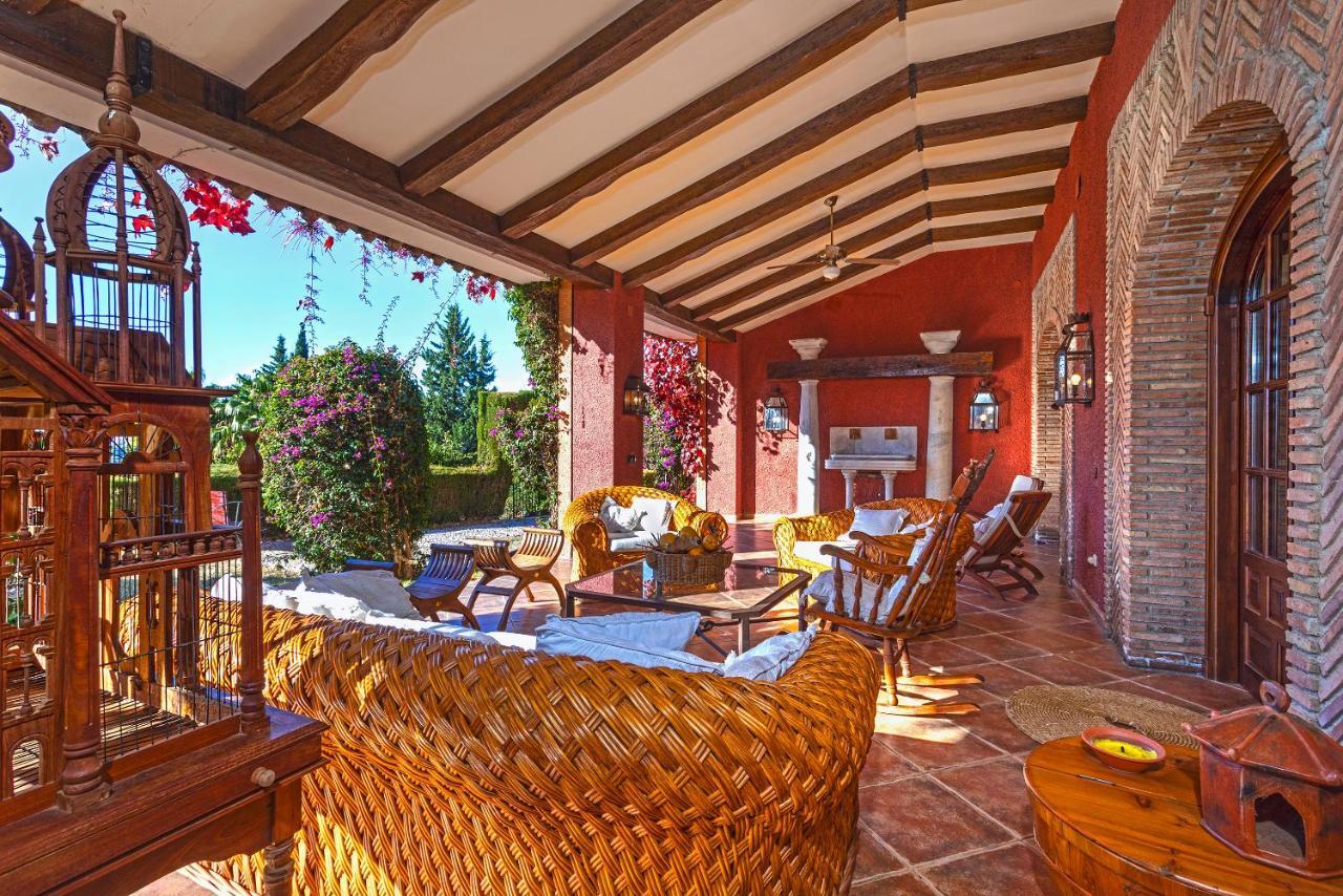 Casa Flores Con Piscina Interior Climatizada Alcaucín Exteriör bild