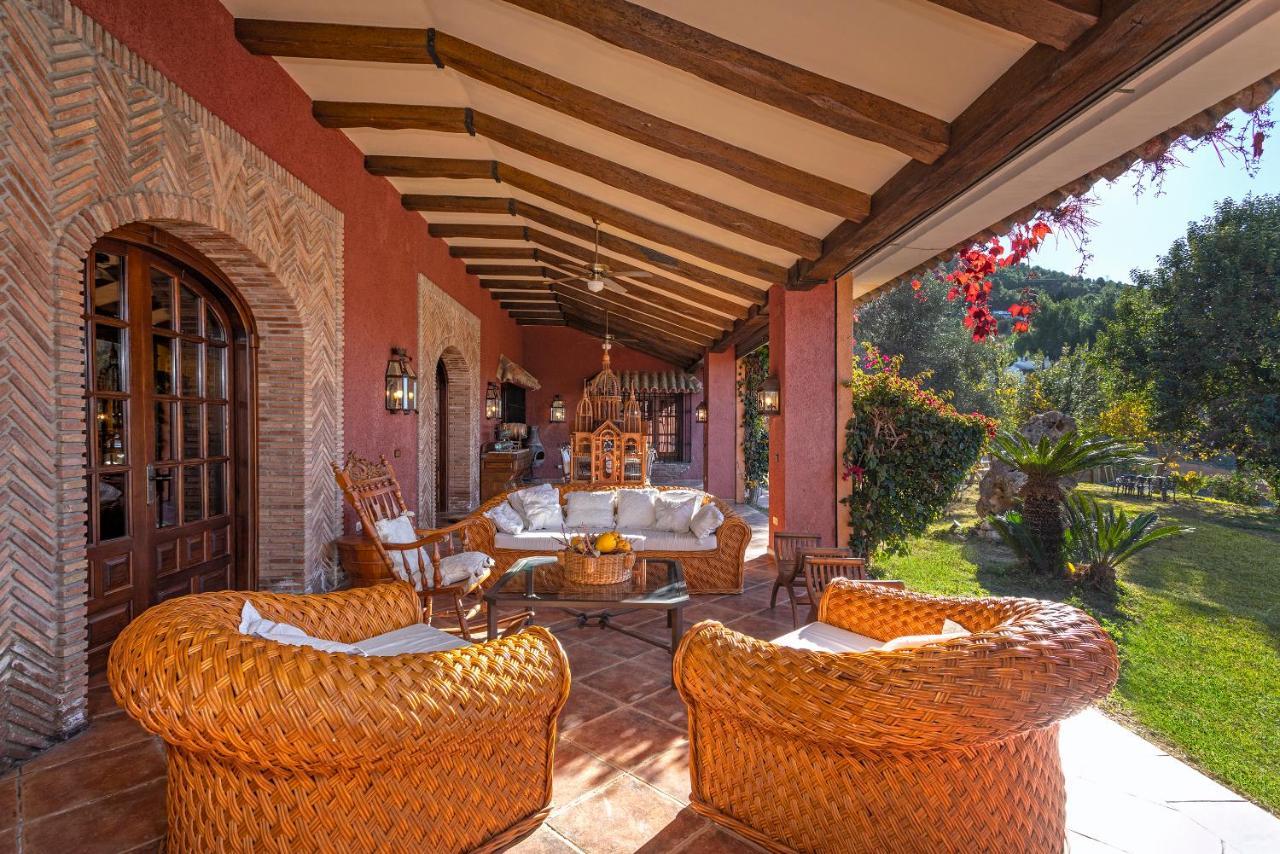 Casa Flores Con Piscina Interior Climatizada Alcaucín Exteriör bild