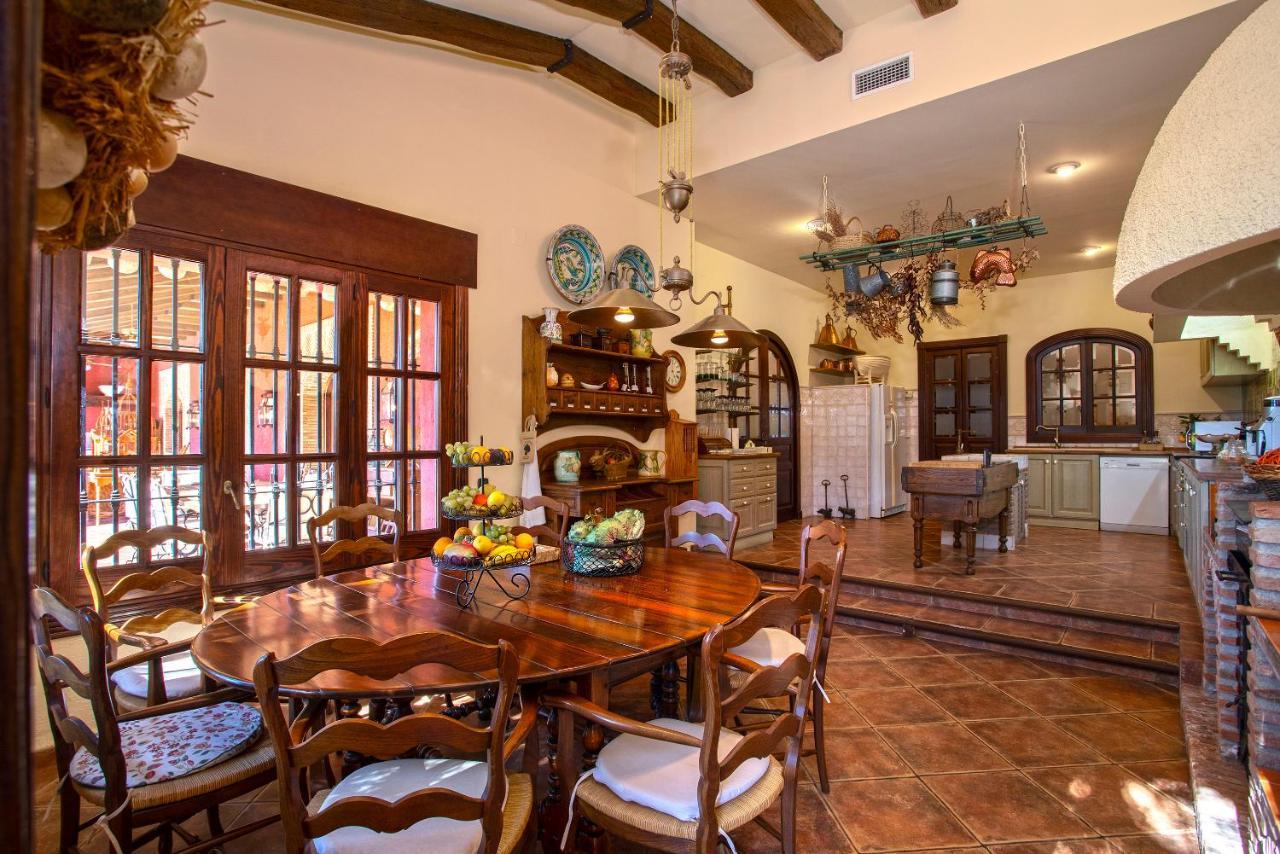 Casa Flores Con Piscina Interior Climatizada Alcaucín Exteriör bild