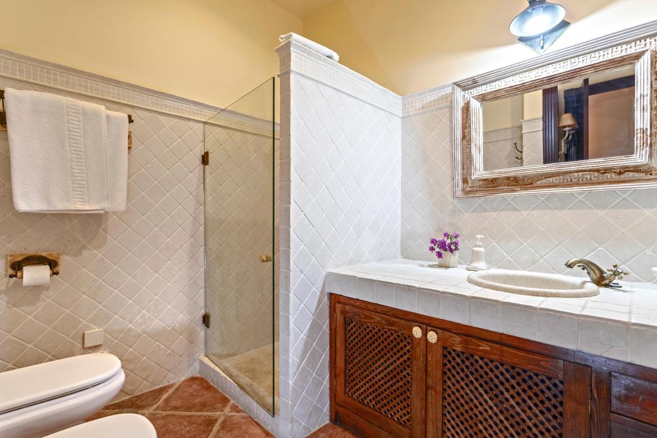 Casa Flores Con Piscina Interior Climatizada Alcaucín Exteriör bild