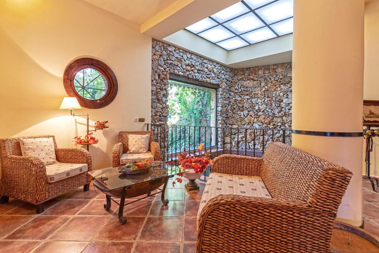 Casa Flores Con Piscina Interior Climatizada Alcaucín Exteriör bild