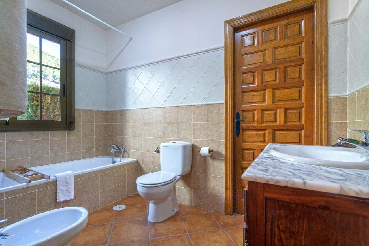 Casa Flores Con Piscina Interior Climatizada Alcaucín Exteriör bild